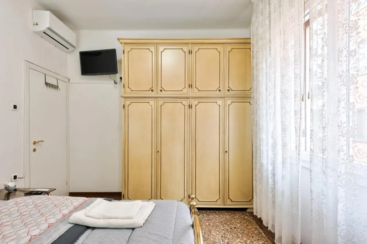 City Living Guest House Venice Mestre
